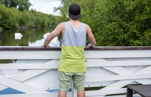 Майка с карманом мужская