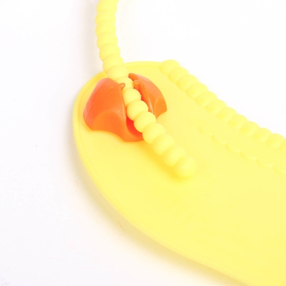 Нагрудник с карманом, силиконовый, цвет жёлтый 2589153