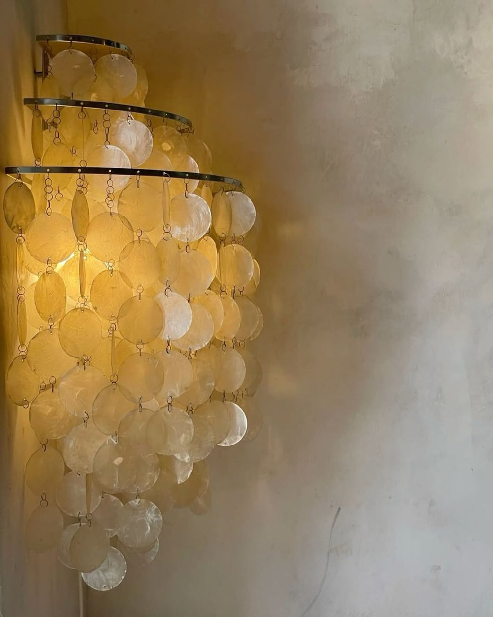 Настенное бра в виде ракушек в балийском стиле