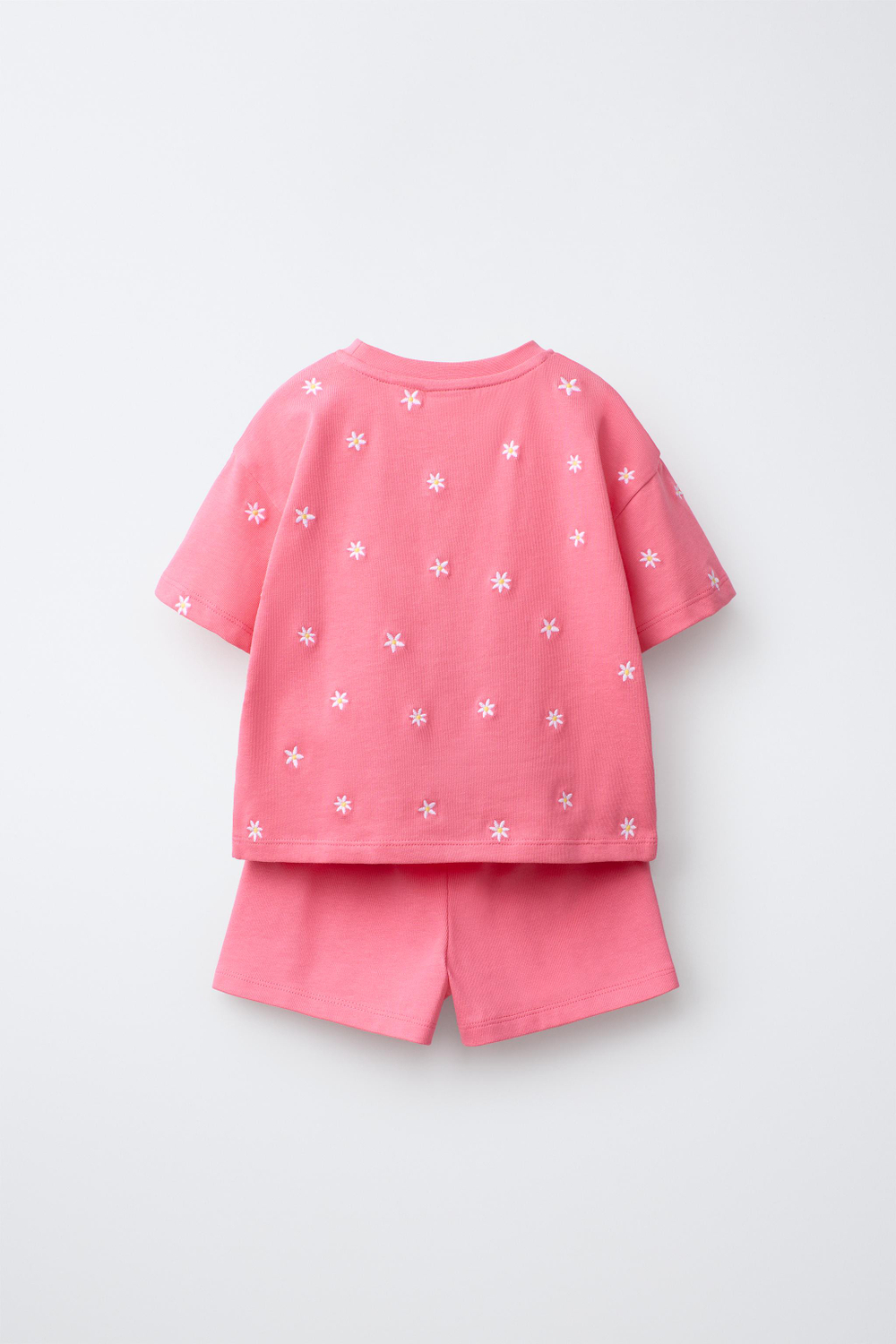 ZARA КОМПЛЕКТ ИЗ ФУТБОЛКИ И ШОРТОВ С ВЫШИВКОЙ, РОЗОВЫЙ/БЕЛЫЙ