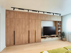 Шкаф - стенка для гостиной частного дома