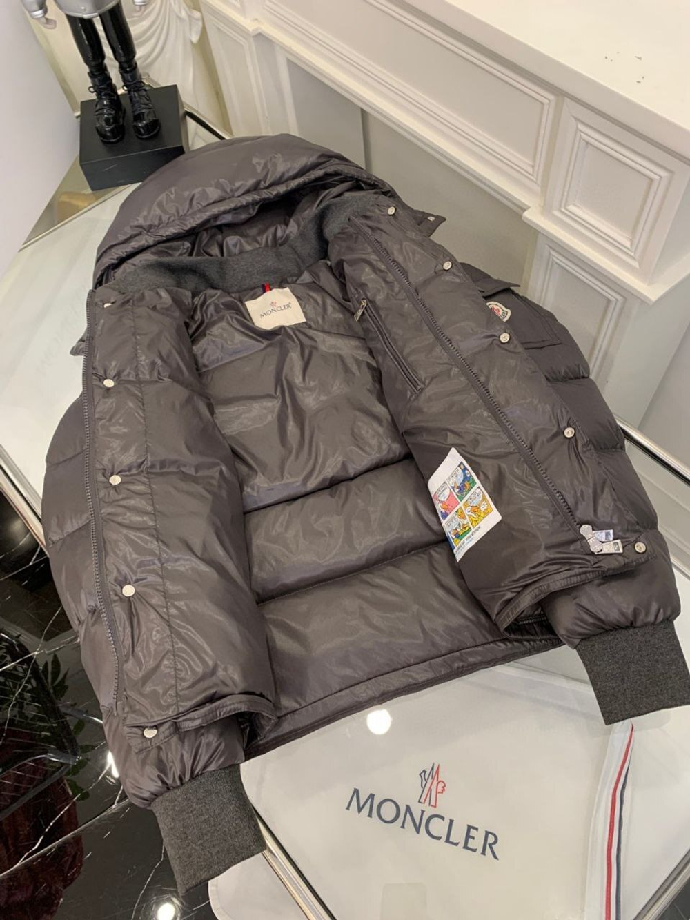 Пуховик Moncler