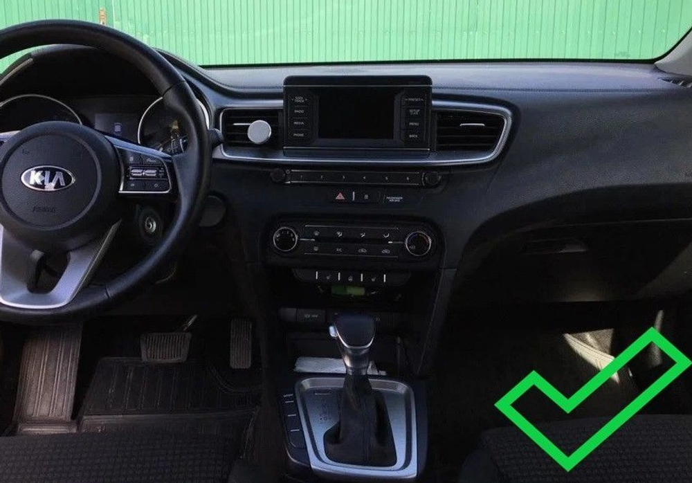 Магнитола для KIA Ceed 3 2018-2020 (CD) - Teyes LUX ONE 360 монитор 12.3" 2K QLED на Android 10, 6Гб+128Гб, CarPlay, 4G SIM-слот, 4 камеры в комплекте