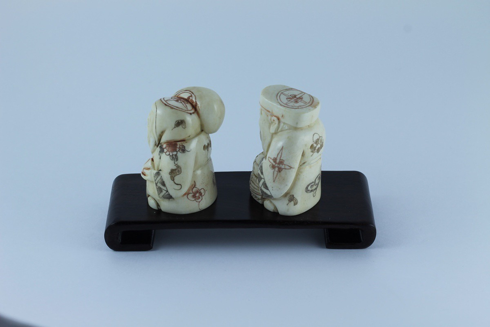 Сет нэцкэ Дзюродзин и Фукурокудзю на подставке