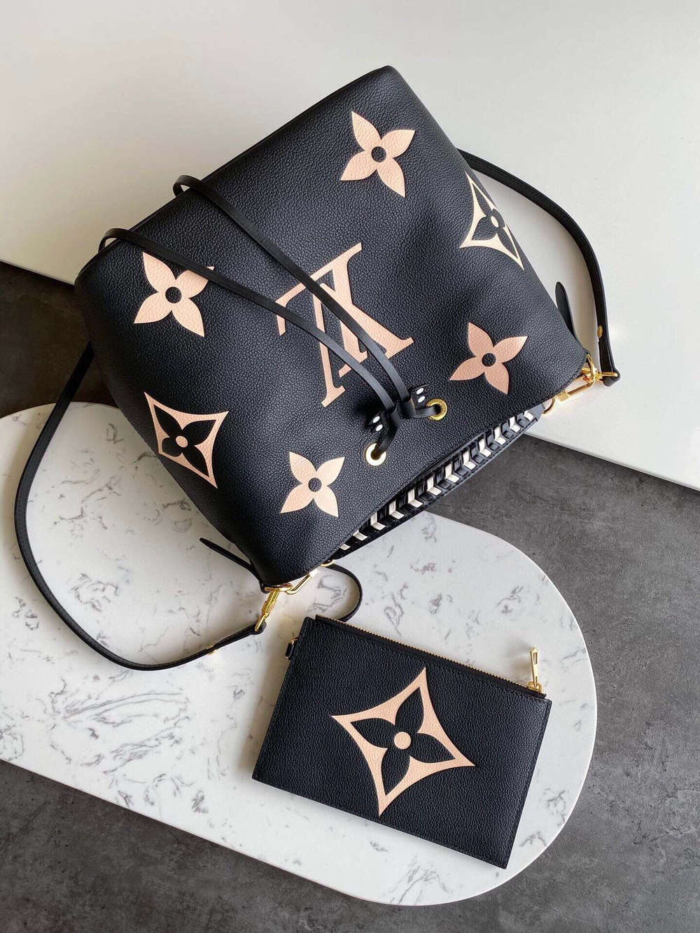Louis Vuitton NeoNoe MM