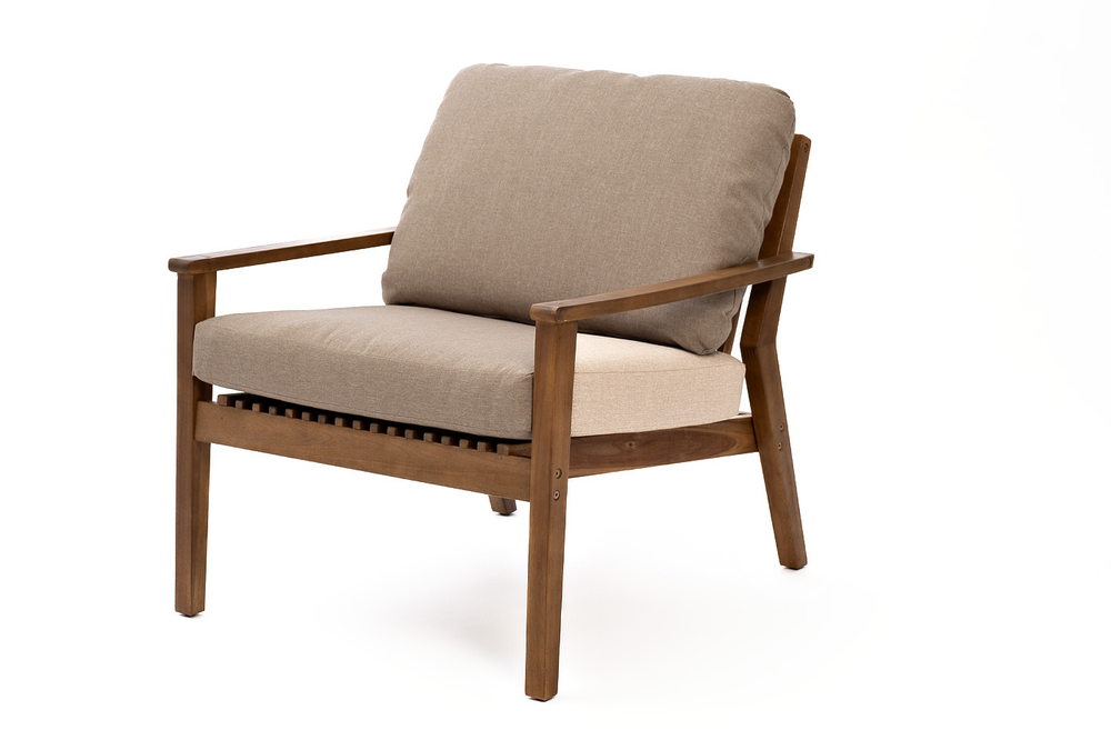 Кресло из акации MONA