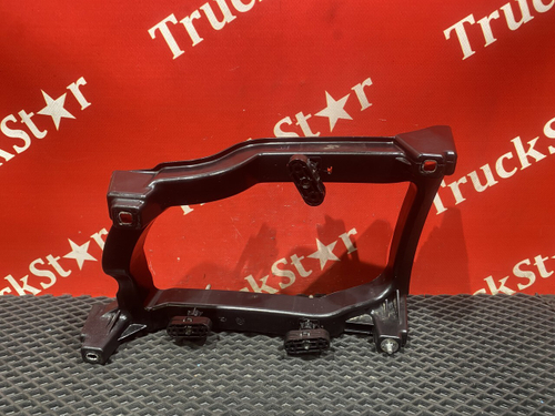 Кронштейн ПТФ левой 2019г