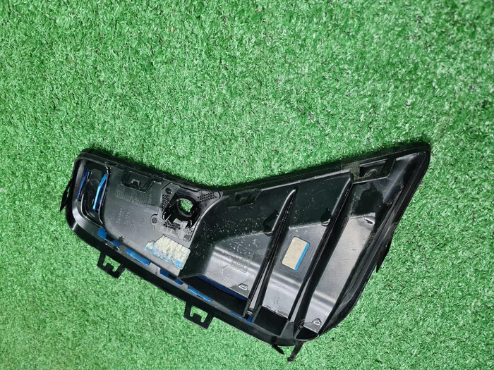 Решетка переднего бампера левая BMW IX3 G08 21-нв