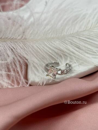 Кольцо серебристое с камнем и цепью