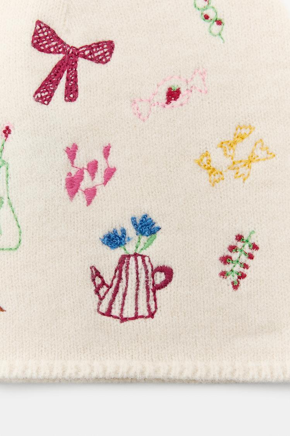 ZARA ШАПКА БИНИ С ВЫШИВКОЙ, ЭКРЮ