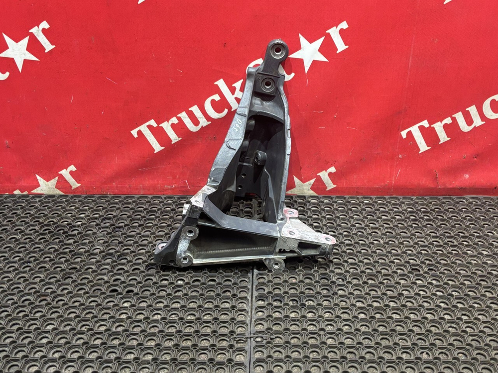 Кронштейн усилителя бампера левый 2023г.