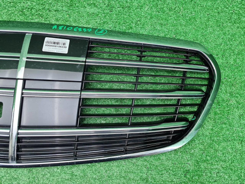 Решетка радиатора Mercedes S W223 (2020-н.в.)