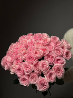 51 розовых пионовидных роз