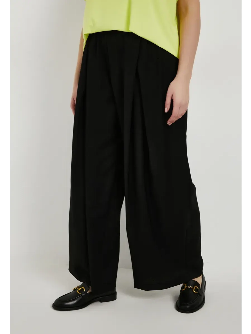 Брюки широкие со складками