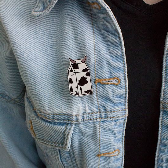 Значок деревянный (брошь)  Milk. Fire Pin