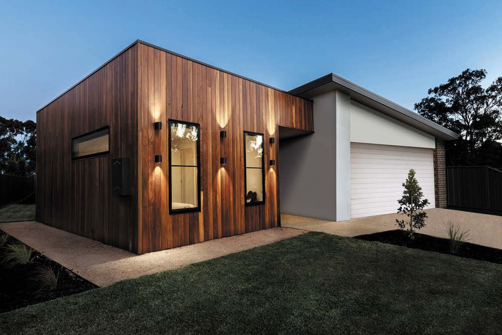 Уличный настенный светильник Outdoor O044WL-01B