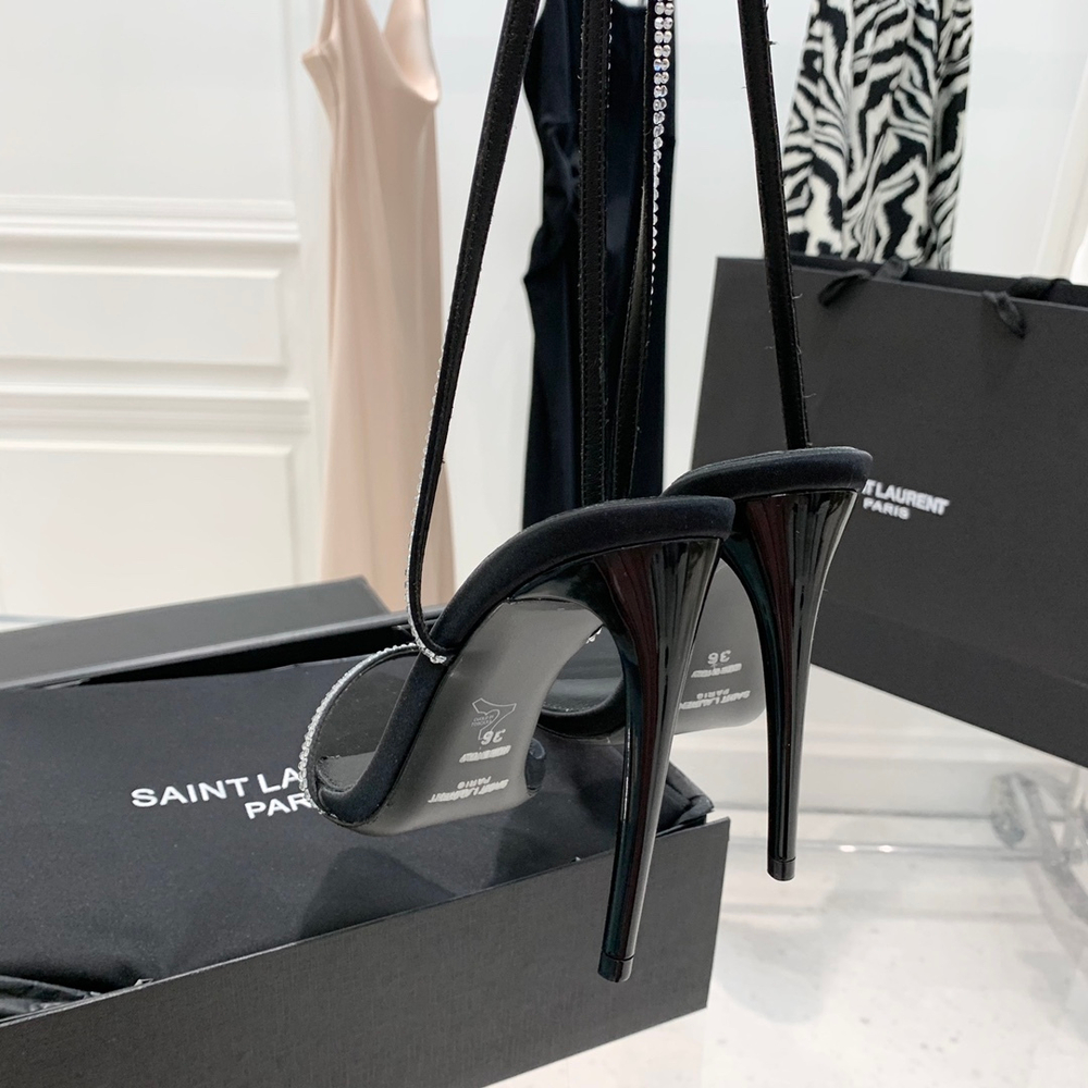 Saint Laurent Pumps