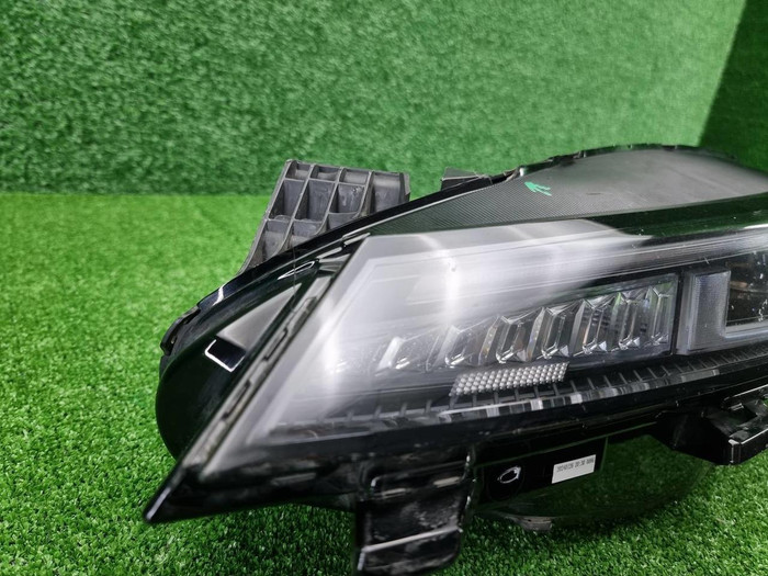 Фара левая Changan Lamore (2023-н.в.) LED