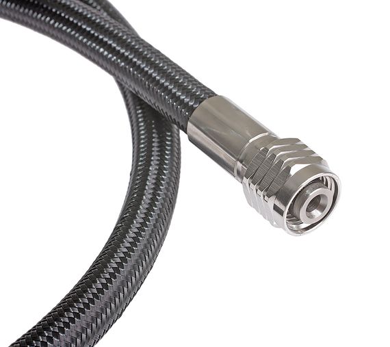 Шланг среднего давления FanDiver 3⁄8&#39; в оплетке 70 см черный