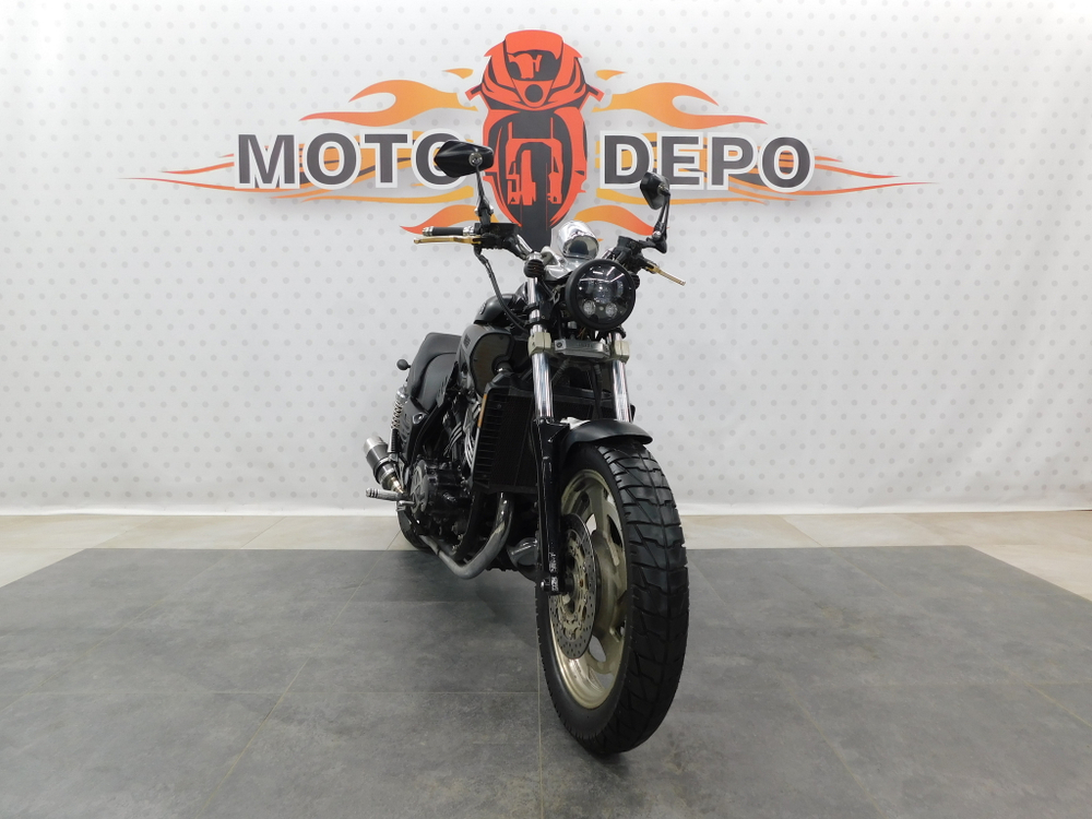 Yamaha V-Max 1200 039101