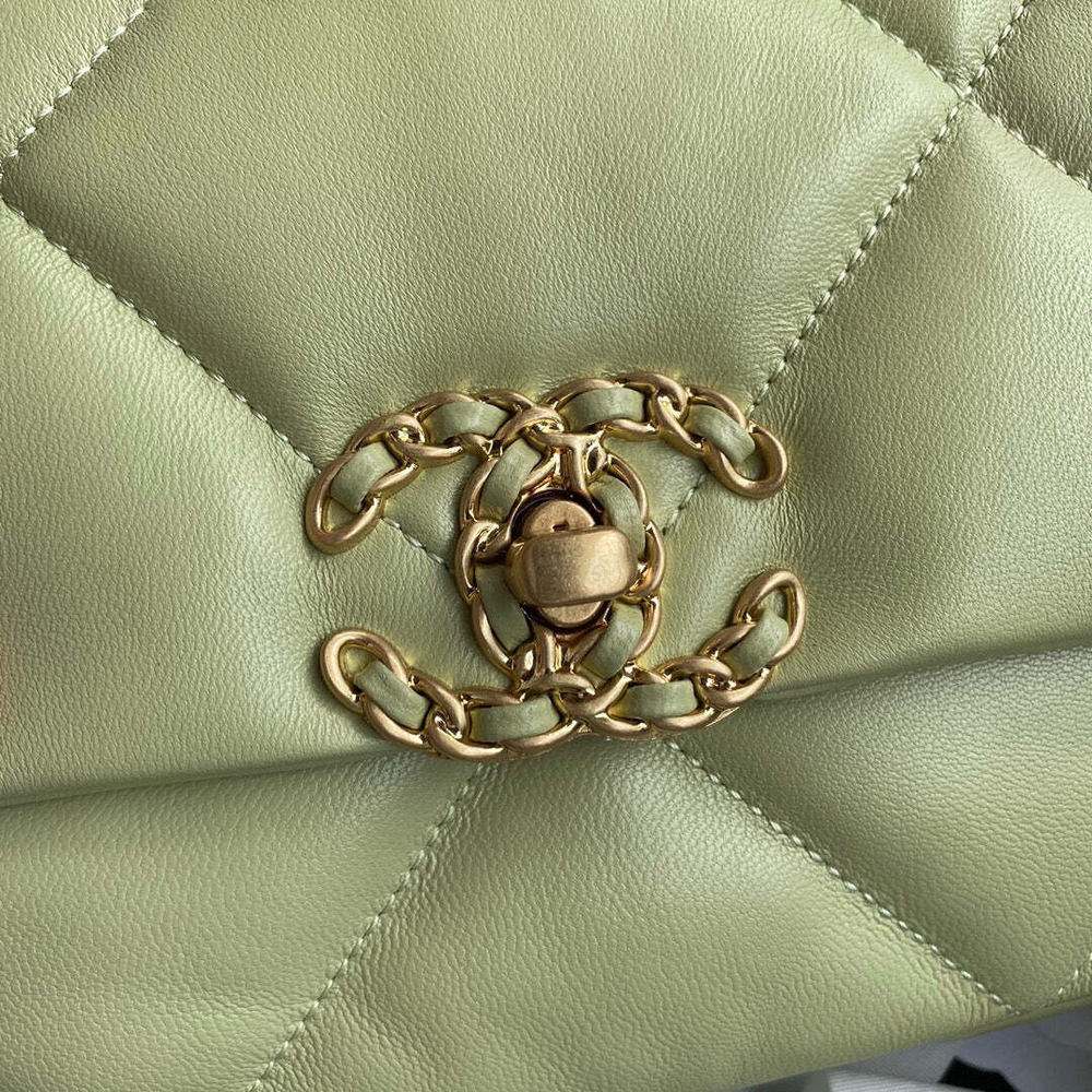 Chanel 19 26 cm