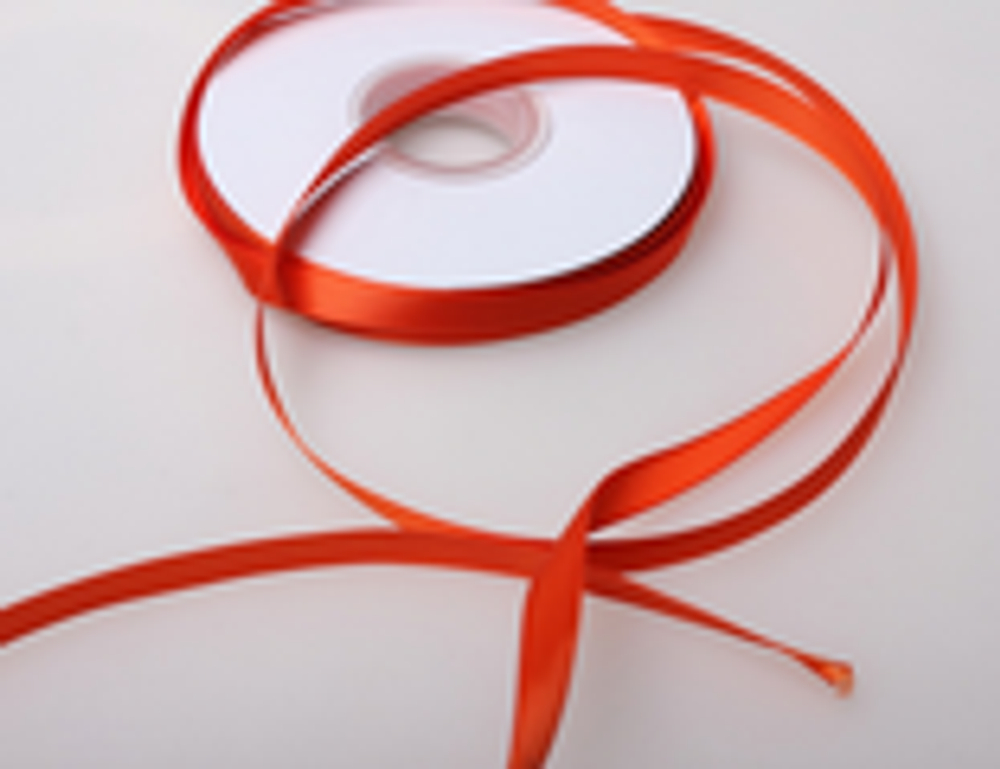 Лента атласная красная 7 мм.