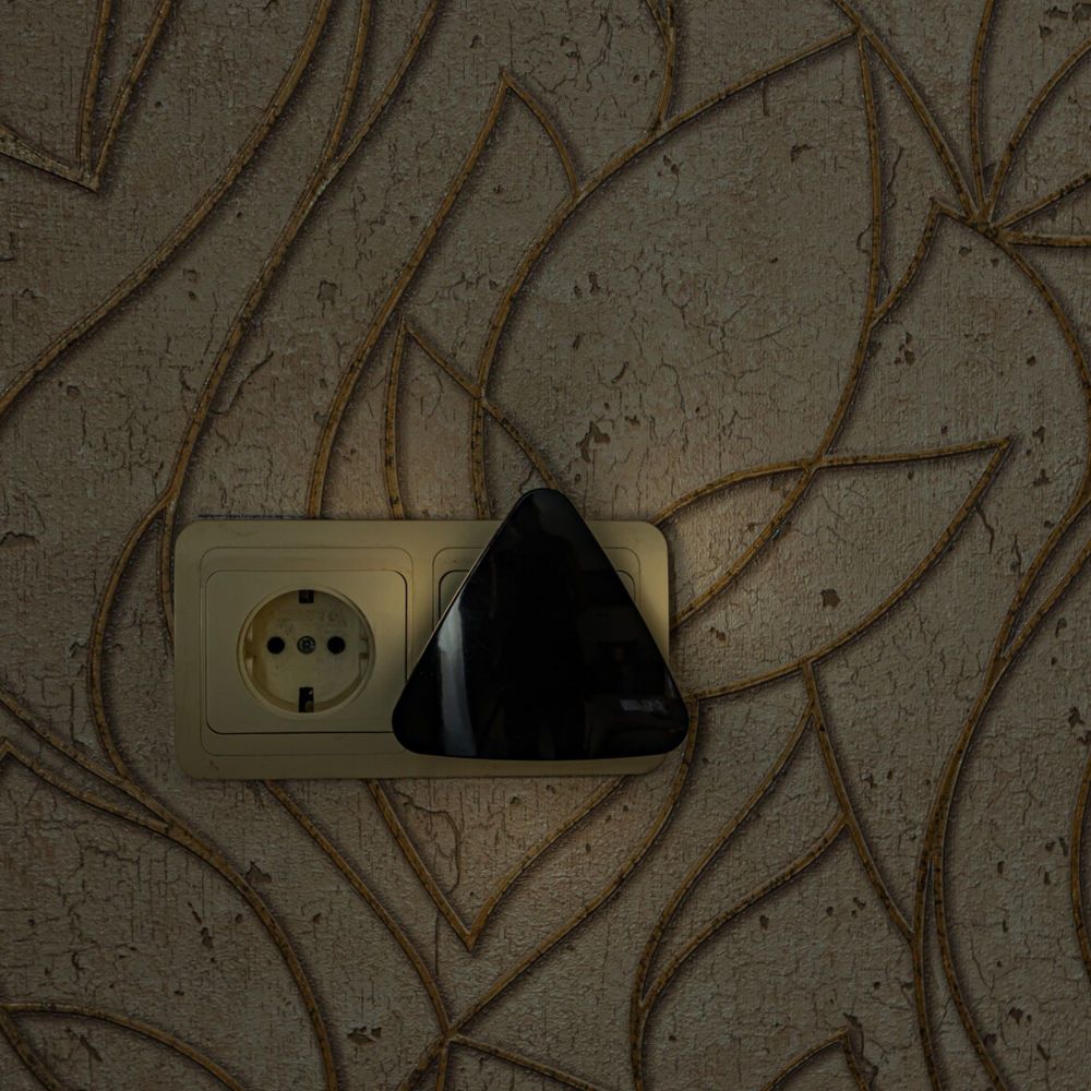 DTL-320 Треугольник-Black-Sensor Светильник-ночник. С фотосенсором день-ночь. Черный. ТМ Uniel