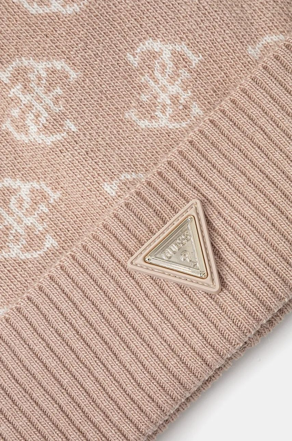 Шапка женская GUESS