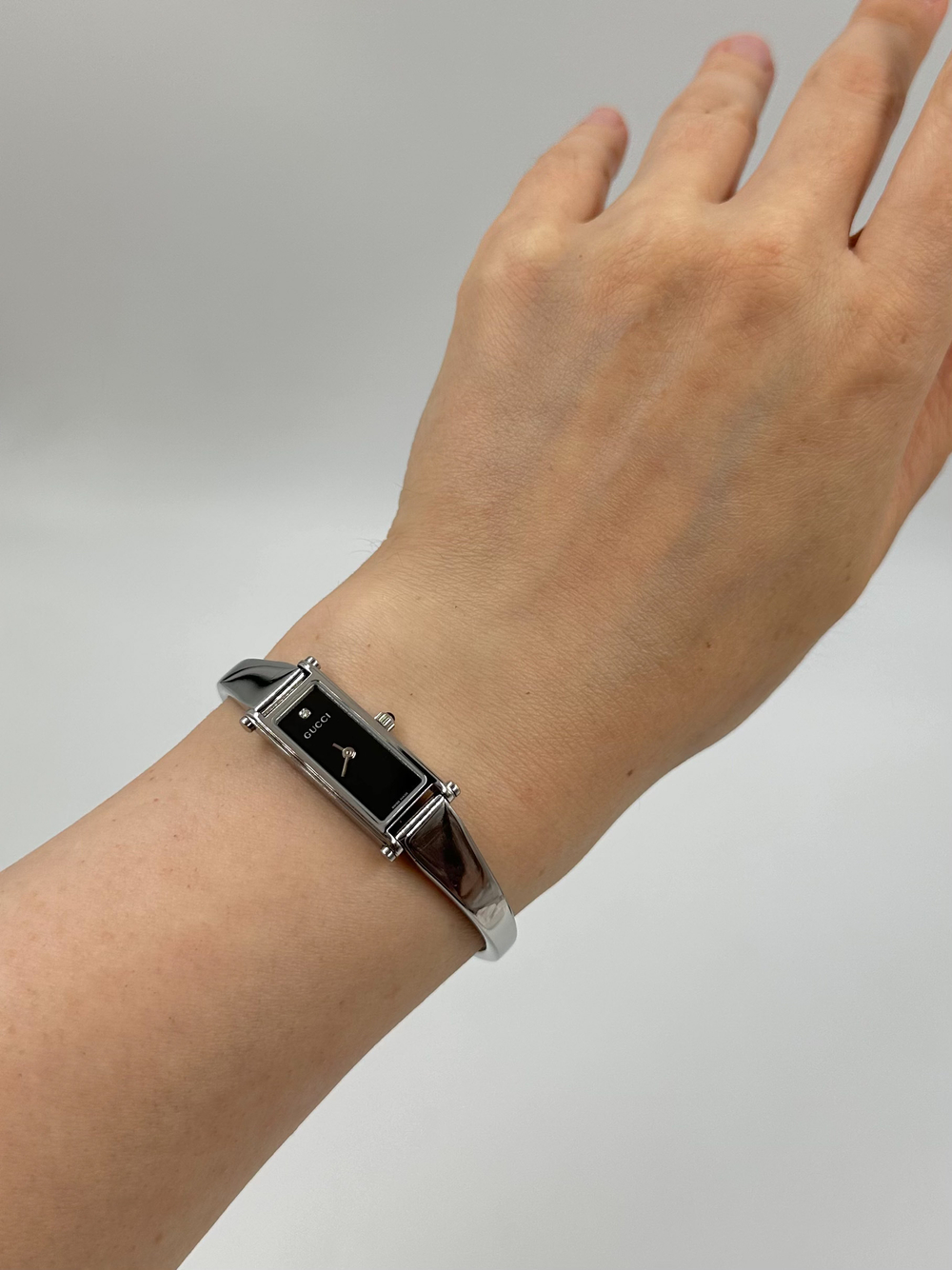 Часы GUCCI 1500 L