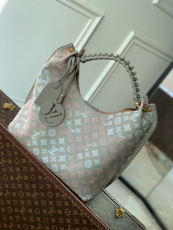 Louis Vuitton Carmel