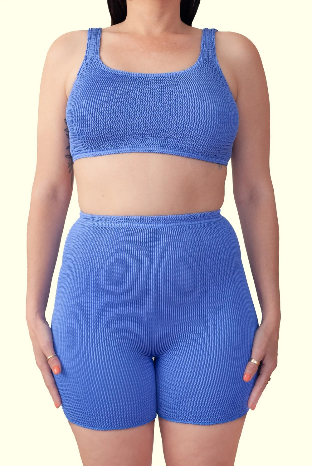 Топ купальника синий