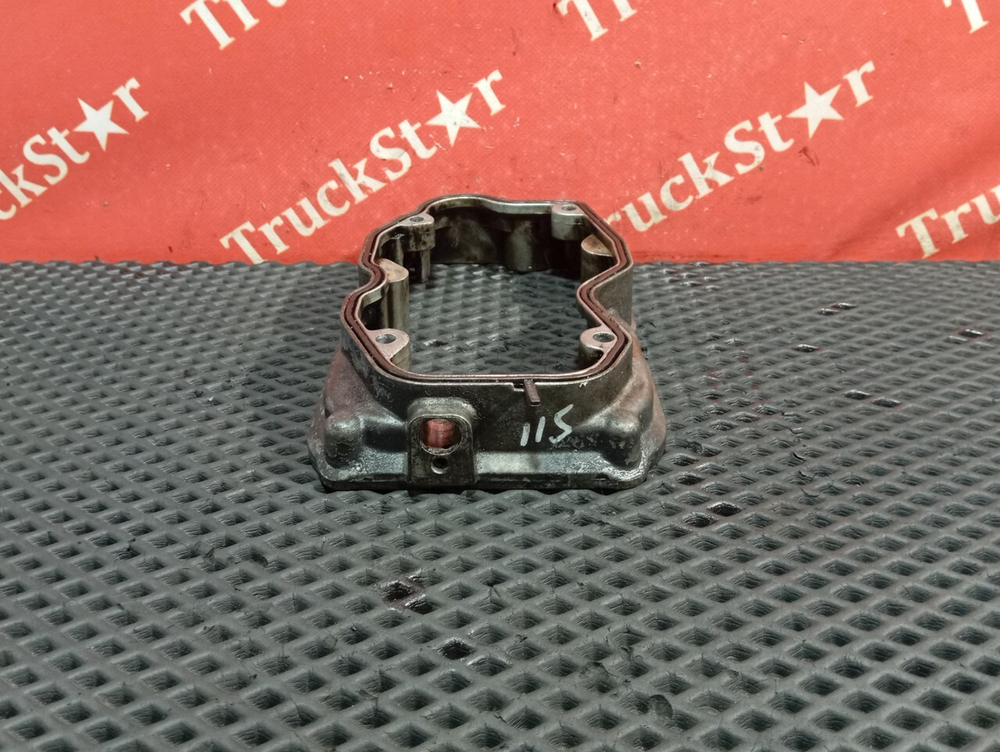 Проставка клапанной крышки