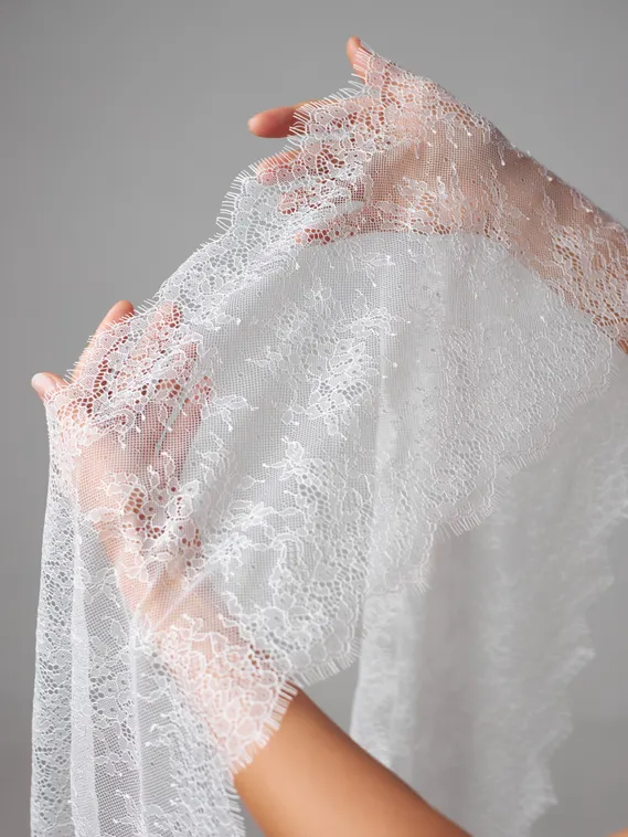 01-11 Кружево шантильи 23 см, айвори 004