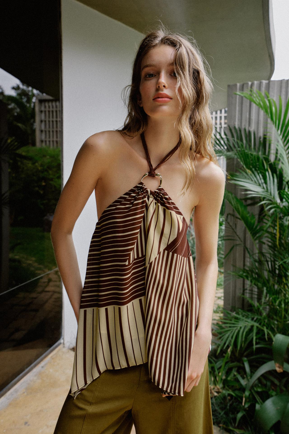 ZARA ТОП С ГОРЛОВИНОЙ ХАЛТЕР И БУСИНАМИ, ЭКРЮ/КОРИЧНЕВЫЙ