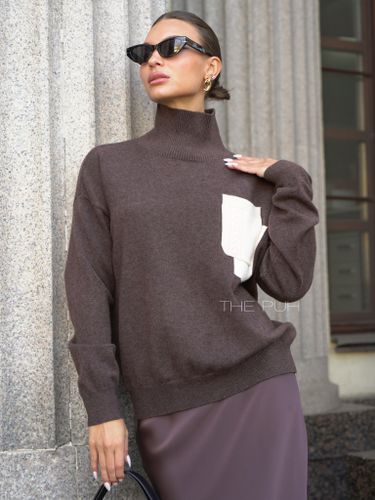 Коричневый шерстяной свитер с контрастным карманом