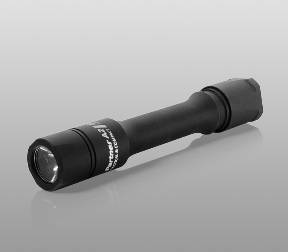 Тактический фонарь Armytek Partner A2 (тёплый свет)