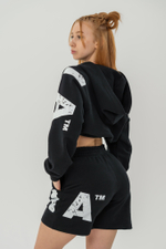 УКОРОЧЕННАЯ ТОЛСТОВКА TRAINING CROPPED HOODIE MUSCLE MOMMY 619 ЧЕРНАЯ