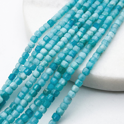 Амазонит бусины, куб, размер около 3,1 мм, цена за отрезок 19 см (1/2 нити)