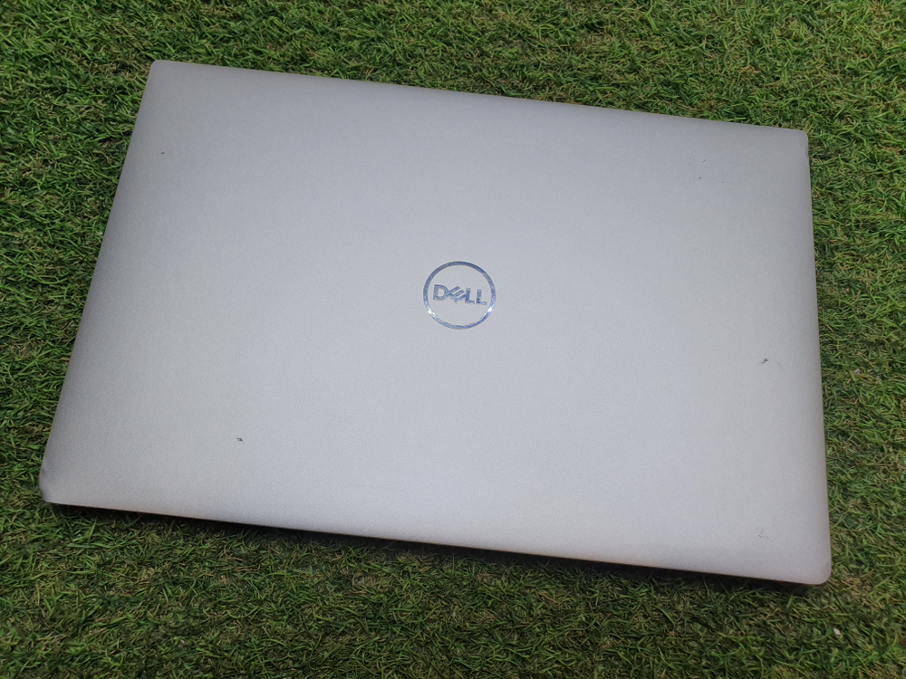 Ультрабук Dell i7-8/8Gb/FHD/ xps p82g