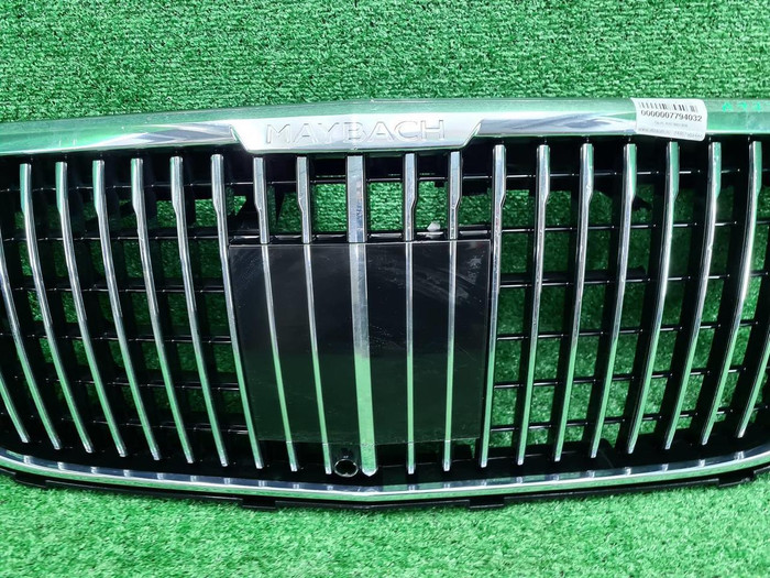 Решетка радиатора Mercedes GLS X167 19-23 Maybach