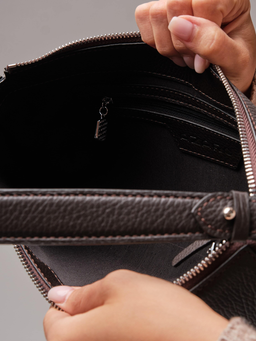 Кожаная сумка багет кросс-боди коричневый шоколад