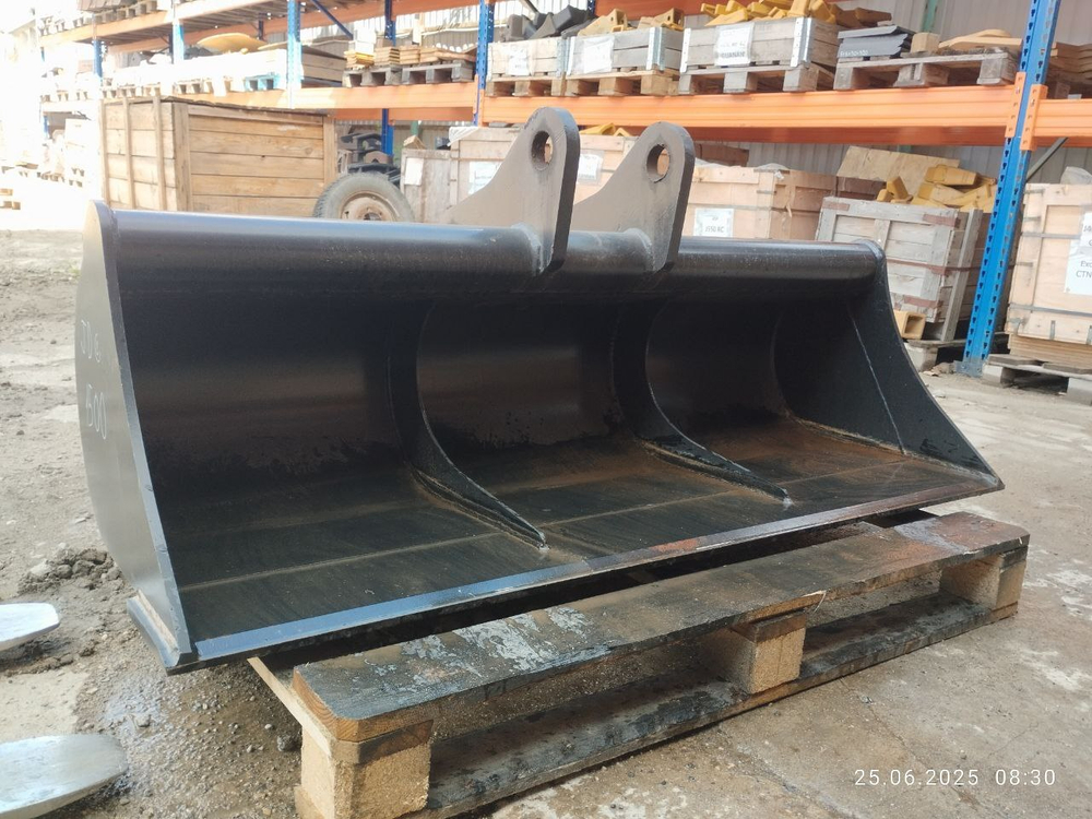 Ковш JD325 1500 мм планировочный