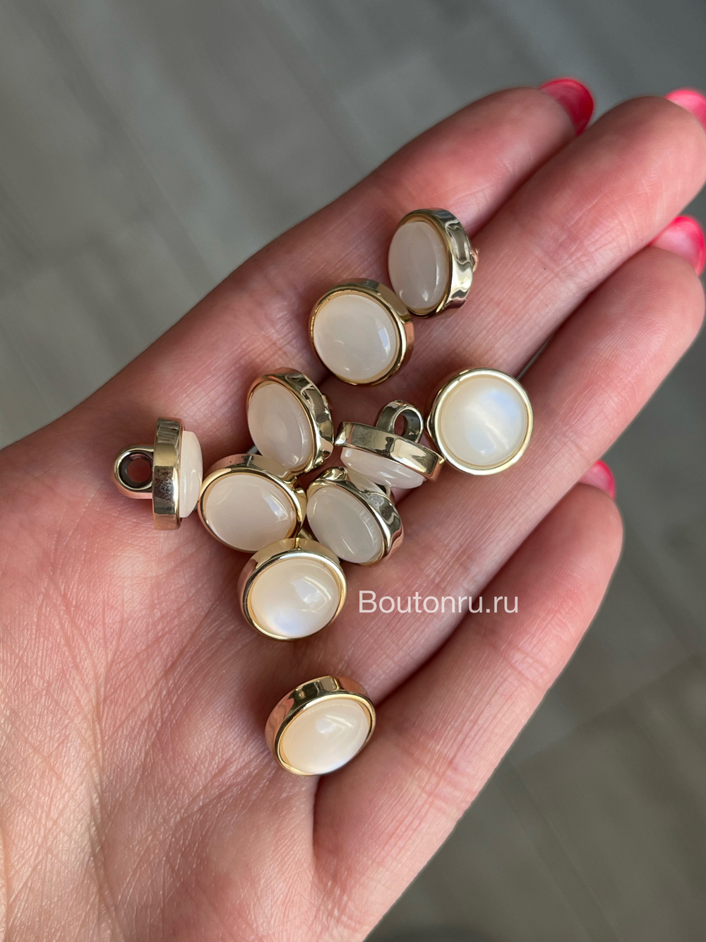 Пуговицы Золото луна 11,5 мм.