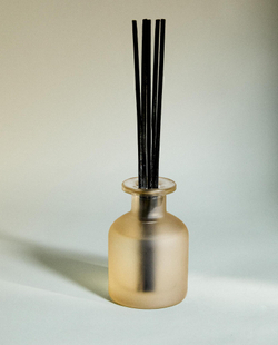 Zara Home ORCHIDÉE LUMIÈRE REED DIFFUSERS — ароматический диффузор с тростниковыми палочками, Орхидея Света, 120 мл