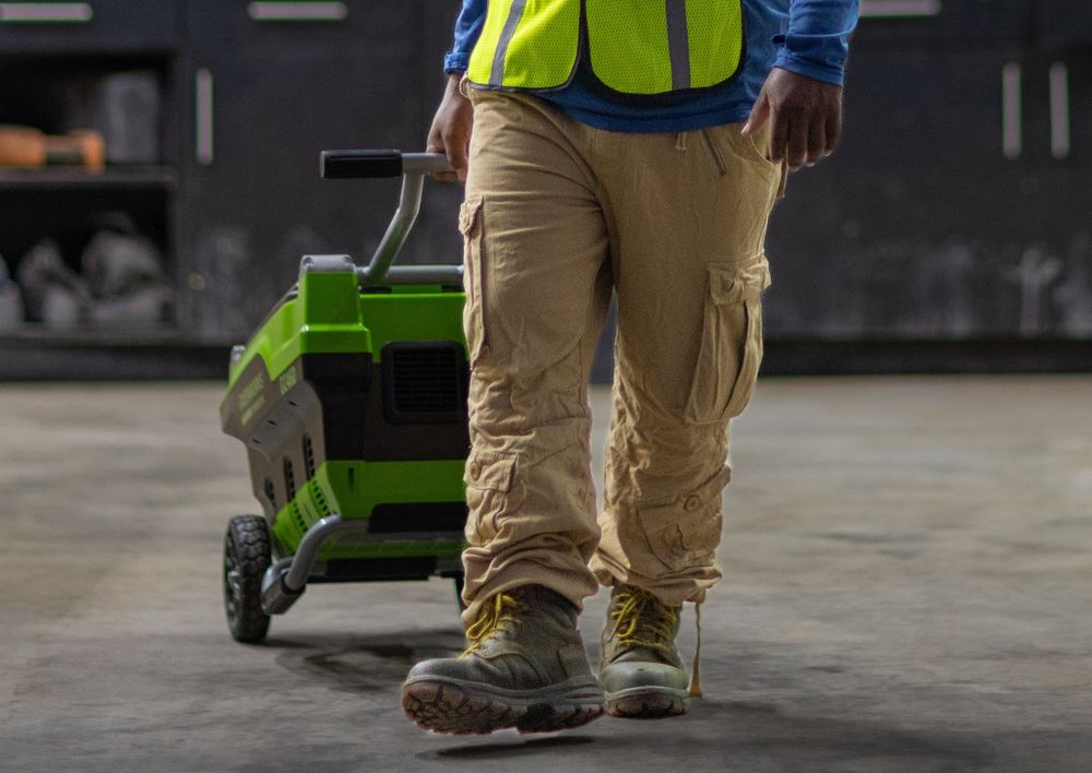 Зарядное устройство для 6 аккумуляторов Greenworks G82CT6 Арт.2955107, 82V