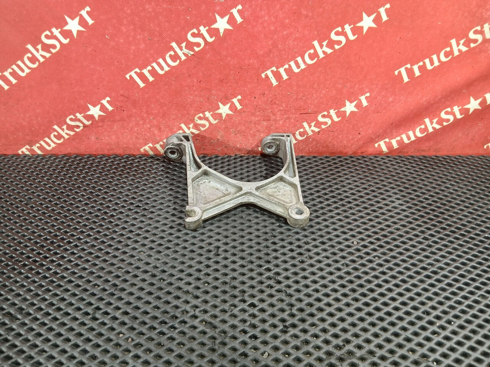 Кронштейн корпуса воздушного фильтра