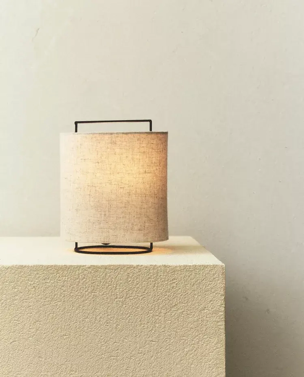 ZARA HOME НАСТОЛЬНАЯ ЛАМПА, СВЕТЛО-БЕЖЕВЫЙ