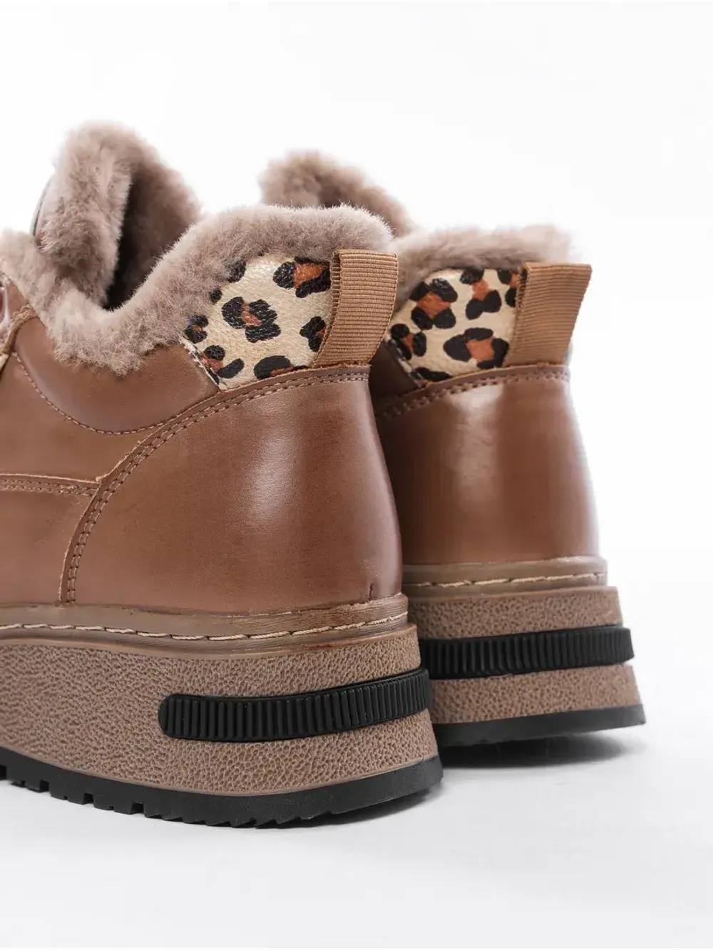 Кроссовки зимние