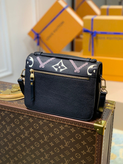 Louis Vuitton Pochette Metis