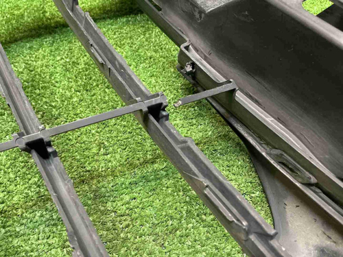 Решетка перед. бампера Porsche Cayenne 958 (14-18)